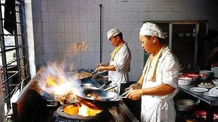 阿姨的腿分开了